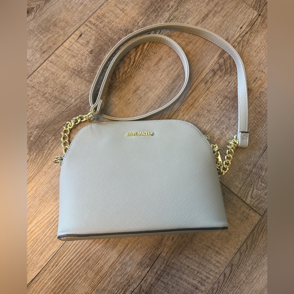 Steve Madden Light Cream Crossbody with Gold Chain Strap